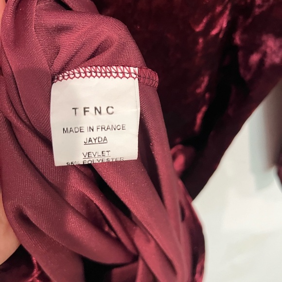 TFNC LONDON JAYDA BURGUNDY VELVET MIDI DRESS, RED/BURGUNDY SIZE 16 - Picture 6 of 7